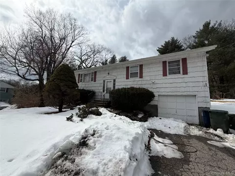 123 Archer Rd, Mahopac, NY 10541