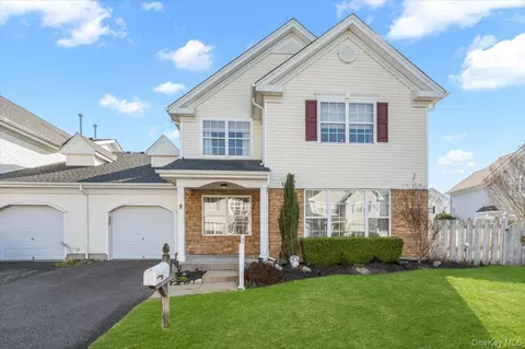 6 Robert Ln, Middle Island, NY 11953