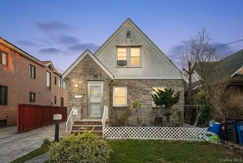 171-08 84th Rd, Jamaica, NY 11432