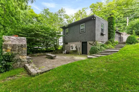 Exterior - 392 Main St, Philipstown, NY 10516 photo 2 of 6