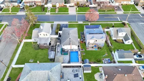 256 Division Ave, Massapequa, NY 11758