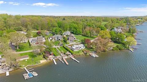 26 Averill Dr, Mahopac, NY 10541