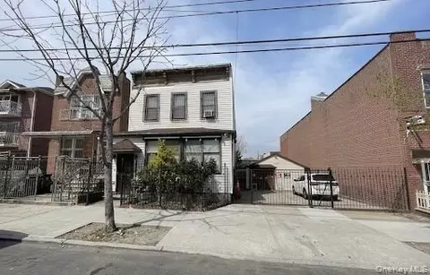3730 58th St, New York, NY 11377