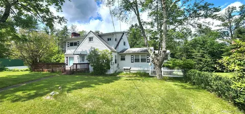 530 Sackett Lake Rd, Thompson, NY 12701