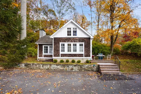 153 Lake Kitchawan Dr, Lewisboro, NY 10590