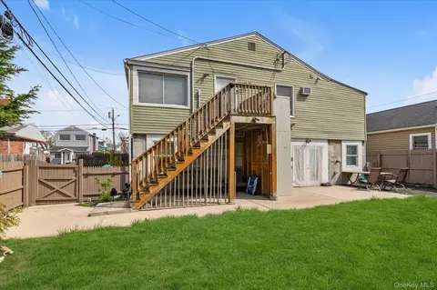 27 Edwin Ct, East Rockaway, NY 11518
