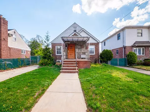 6525 167th St, New York, NY 11365