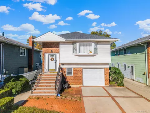 36 Adams St, Floral Park, NY 11001