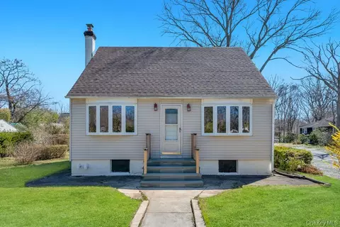 87 Tyler Ave, Sound Beach, NY 11789