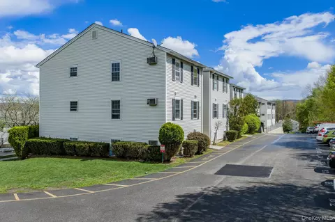 18 Lexington Hl #8, Monroe, NY 10926