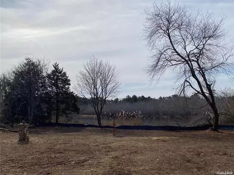 1217 W Main St, Riverhead, NY 11901