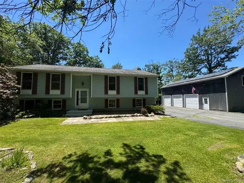 1325 Wurtsboro Mountain Rd, Thompson, NY 12790