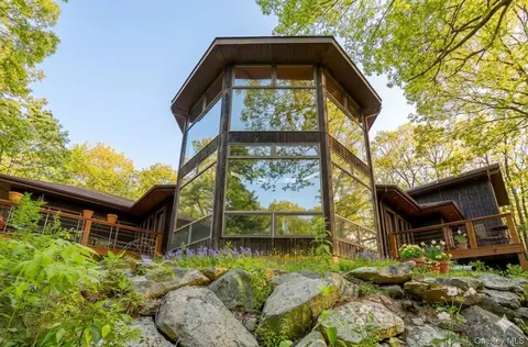 141 Oak Rd, Monroe, NY 10950