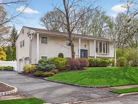 10 Michael Dr, Orangetown, NY 10913