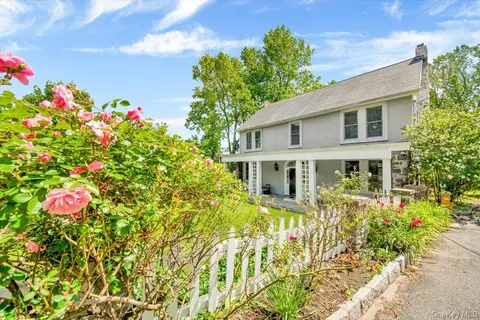 6 Sunset Ln, Greenburgh, NY 10530