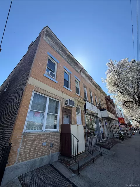 5005 108th St, New York, NY 11368