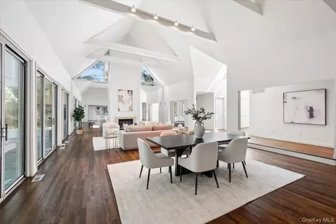 Dining - 32 The Xing, Purchase, NY 10577 photo 2 of 4