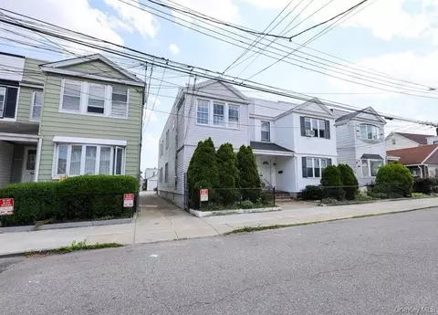 10416 Rosita Rd, New York, NY 11417