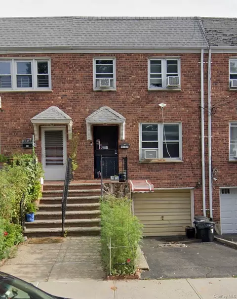 5751 Van Doren St, New York, NY 11368