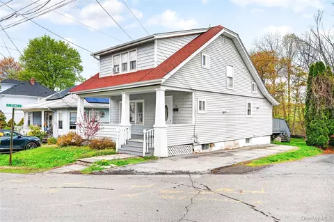2 W Stone St, Newburgh, NY 12550