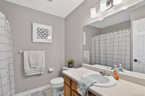 Bath - 195 Eagleton Dr, Monroe, NY 10950 photo 2 of 3