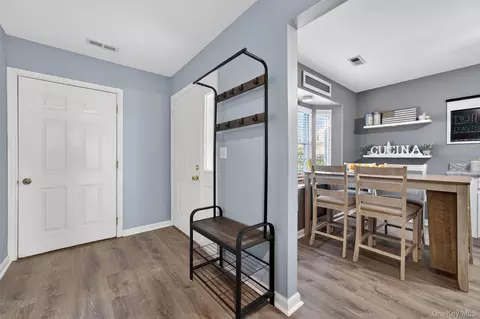Entry Way - 195 Eagleton Dr, Monroe, NY 10950 photo 1 of 3