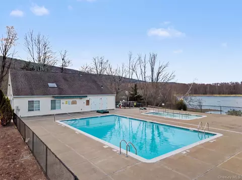 Exterior - 195 Eagleton Dr, Monroe, NY 10950 photo 7 of 8