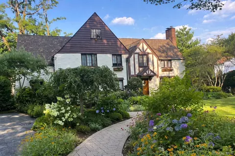 23 Forbes Blvd, Eastchester, NY 10709