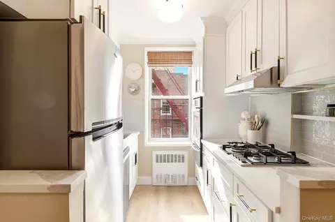 601 Kappock St #6F, New York, NY 10463