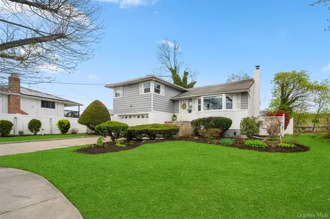 1239 Lynne St, Baldwin, NY 11510