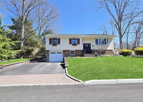 153 Jackson Ave S, Saint James, NY 11780