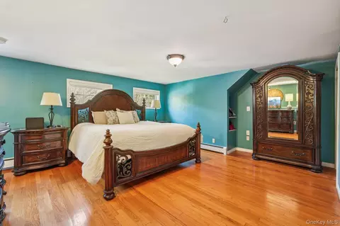Bedroom - 40 Widmer Rd, Wappinger, NY 12590 photo 5 of 8