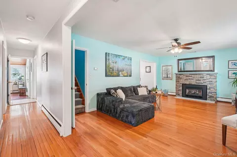 Entry Way - 40 Widmer Rd, Wappinger, NY 12590 photo 1 of 1