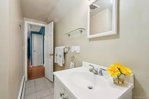 Bath - 40 Widmer Rd, Wappinger, NY 12590 photo 3 of 3