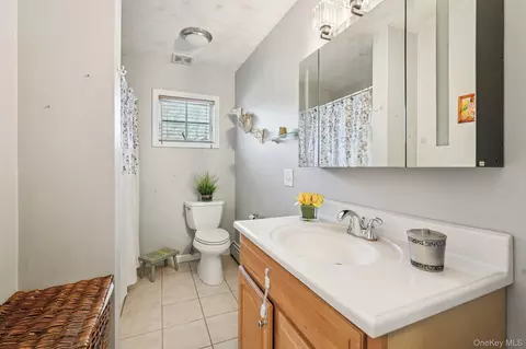 Bath - 40 Widmer Rd, Wappinger, NY 12590 photo 1 of 3