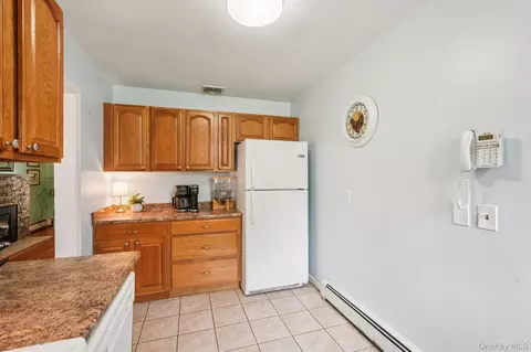 Kitchen - 40 Widmer Rd, Wappinger, NY 12590 photo 5 of 5