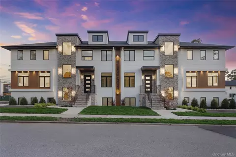 20 Singer Ave #202, Ramapo, NY 10977