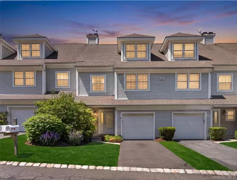 71 Crystal Hill Dr, Pomona, NY 10970