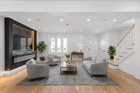 11634 229th St, New York, NY 11411