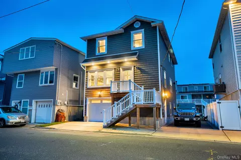 124 Beach Ave, Bellmore, NY 11710