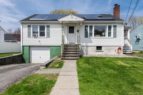 6 Adams St, Wappinger, NY 12590