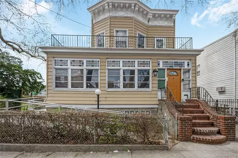 34-22 98th St, New York, NY 11368