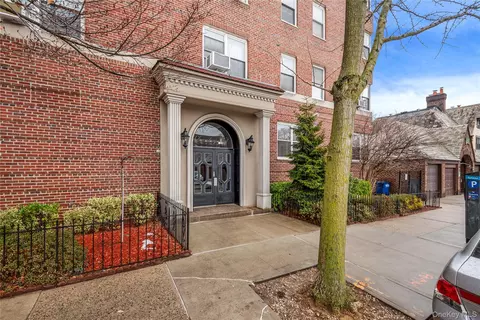 111-50 75th Rd #1A, New York, NY 11375