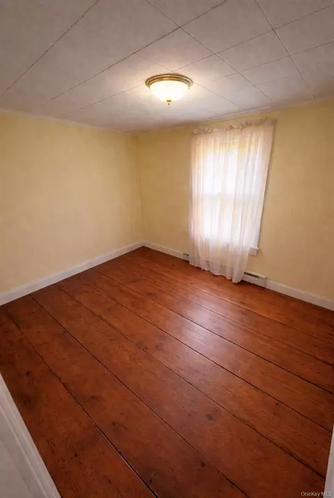 Bedroom - 542 Mitchell Hollow Rd, Windham, NY 12496 photo 2 of 3