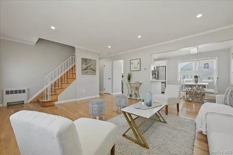 2726 Orchard St, North Bellmore, NY 11710