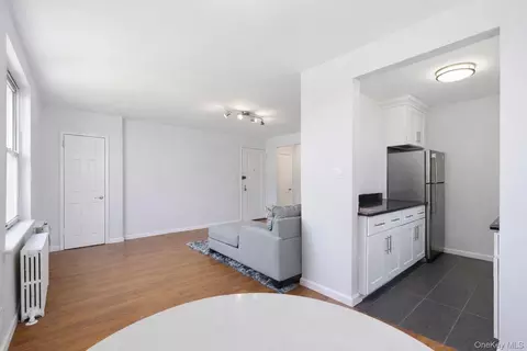 Living - 36-10 Utopia Pkwy #E4, Flushing, NY 11358 photo 2 of 2