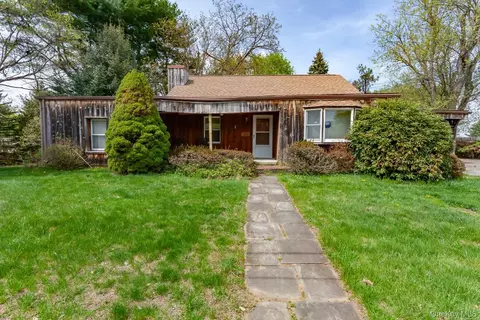 27 Lancaster Ave, Cortlandt, NY 10548