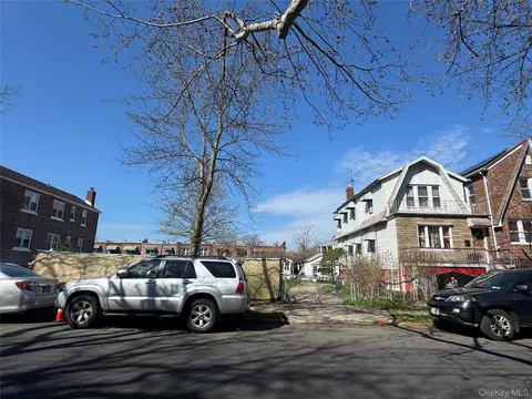 4055 4059 Murdock Ave, New York, NY 10466