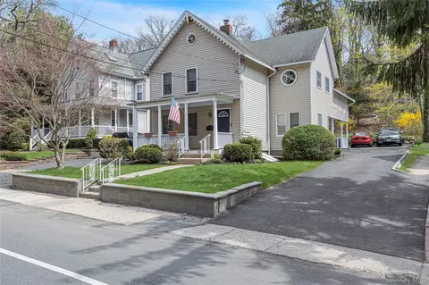 40 Ocean Ave, Northport, NY 11768