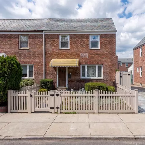 144-47 68th Ave, Flushing, NY 11367